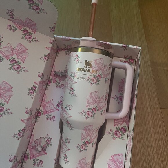 Loveshack Fancy x Stanley Holiday Collab - Picture 3 of 6